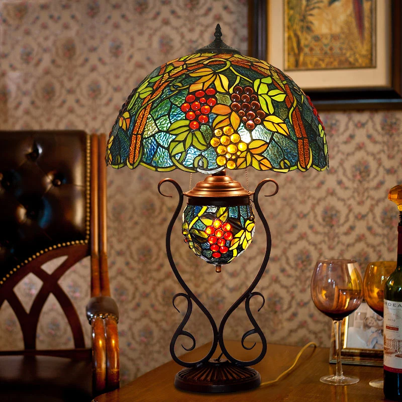 Tiffany Table Lamp American Classical Handmade Living Room Table Lamp Stained Glass Lamp (WH-TTB-07)